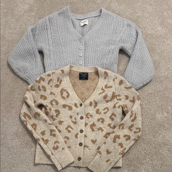 Abercrombie and Fitch cropped long sleeve sweaters animal print grey cardigans - Picture 1 of 4